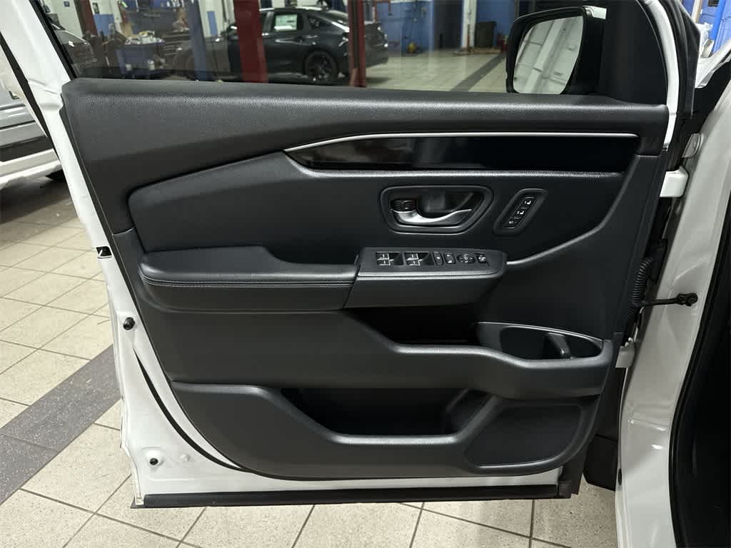 Thumbnail: 2023 Honda Pilot - 30