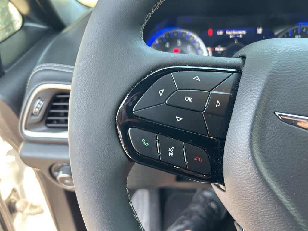 Thumbnail: 2022 Chrysler Pacifica - 19