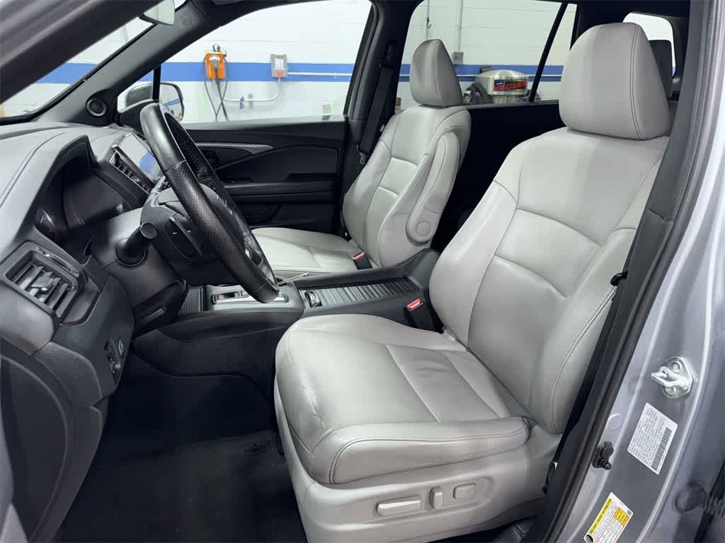 Thumbnail: 2023 Honda Passport - 14