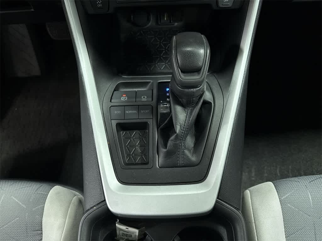 Thumbnail: 2021 Toyota RAV4 - 30