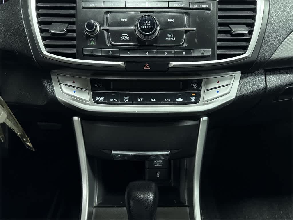 Thumbnail: 2015 Honda Accord - 21