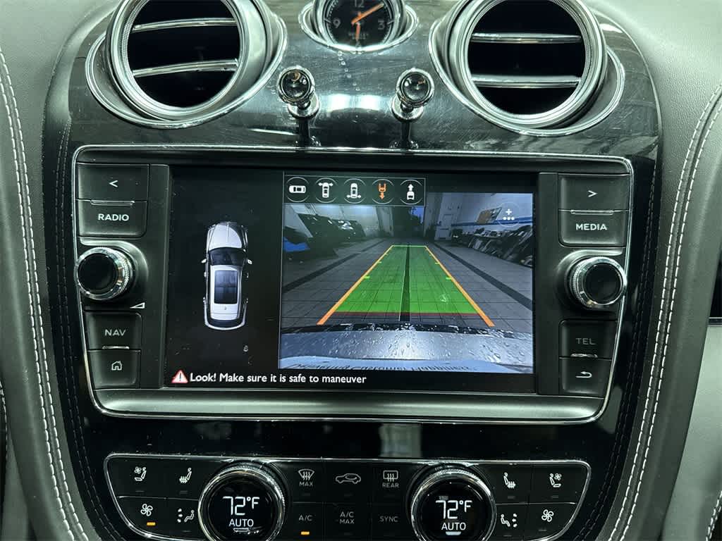 Thumbnail: 2018 Bentley Bentayga - 26