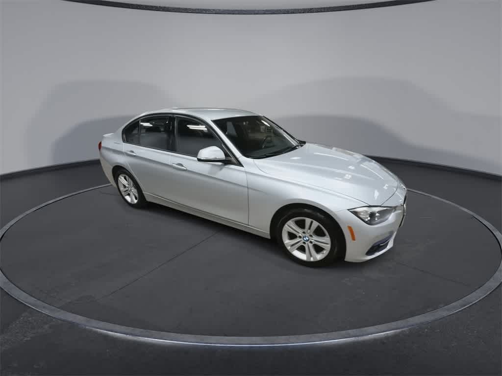 Thumbnail: 2016 BMW 3 Series - 2