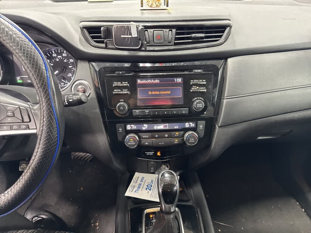 Thumbnail: 2017 Nissan Rogue - 12