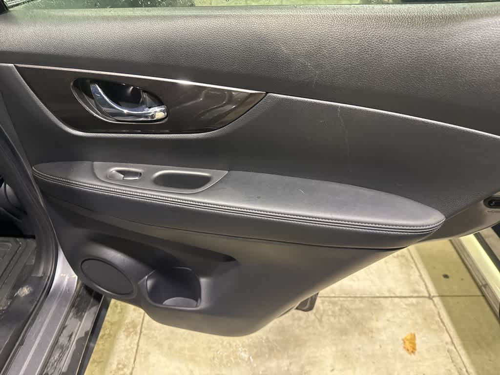 Thumbnail: 2019 Nissan Rogue - 22