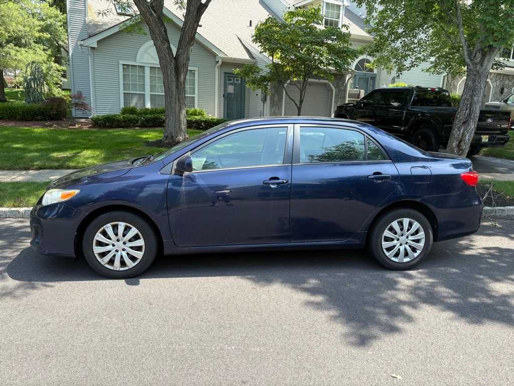 Thumbnail: 2012 Toyota Corolla - 3