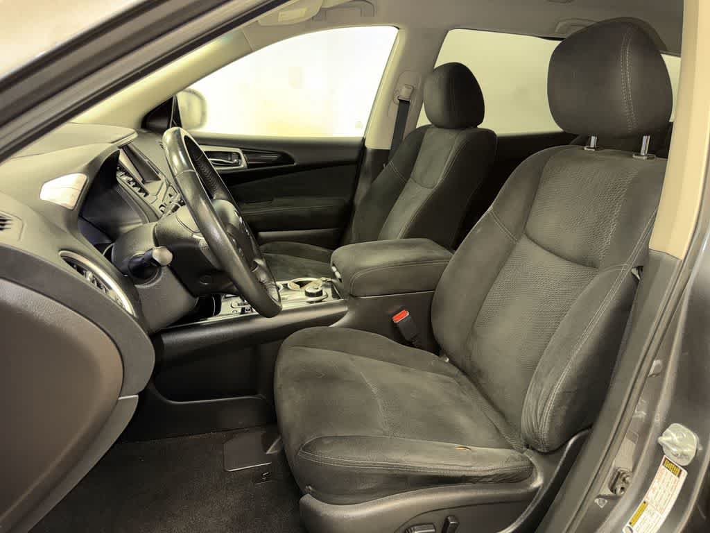 Thumbnail: 2016 Nissan Pathfinder - 15
