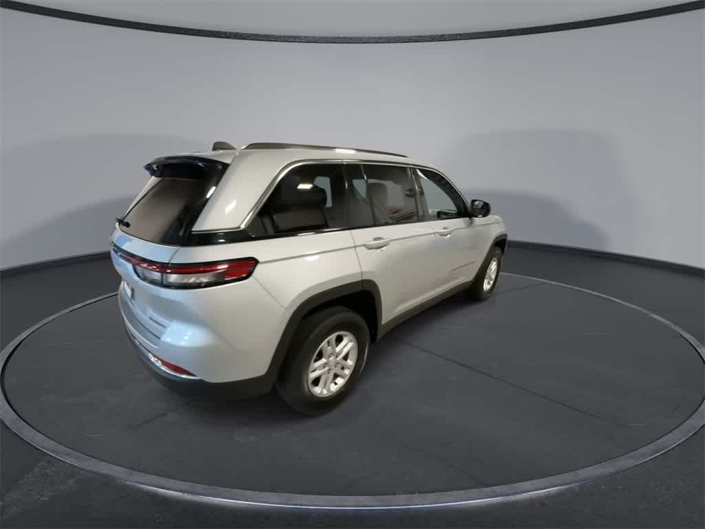 Thumbnail: 2023 Jeep Grand Cherokee - 8