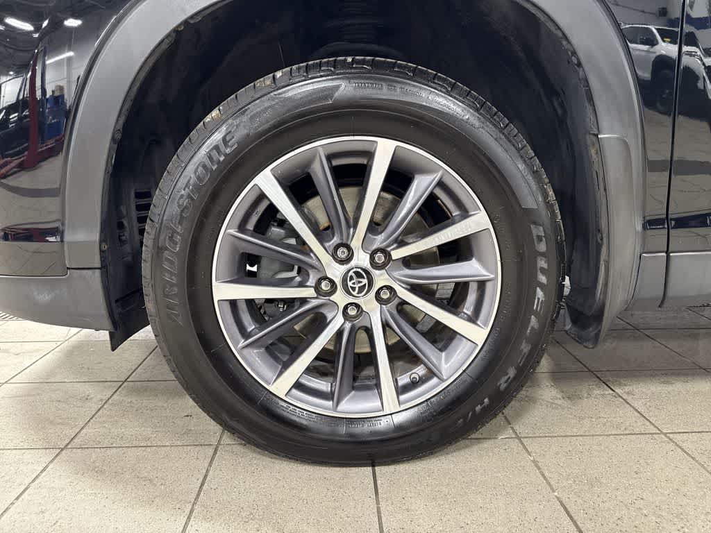Thumbnail: 2019 Toyota Highlander - 10
