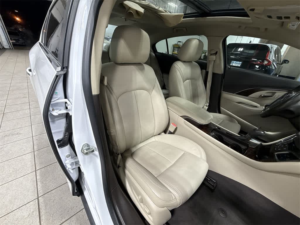 Thumbnail: 2015 Buick LaCrosse - 16