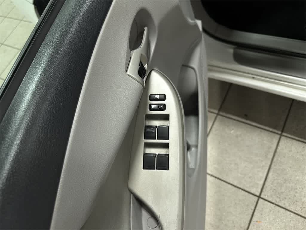 Thumbnail: 2011 Toyota Corolla - 21