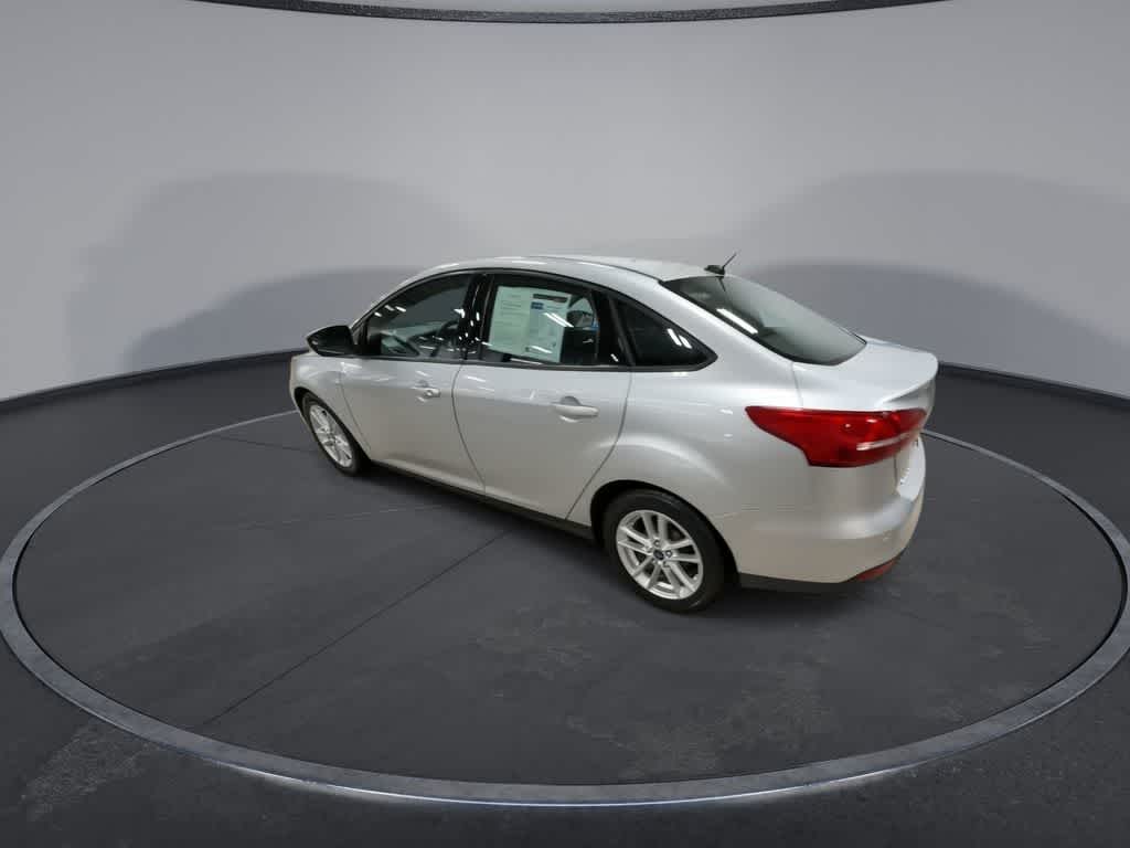 Thumbnail: 2016 Ford Focus - 6