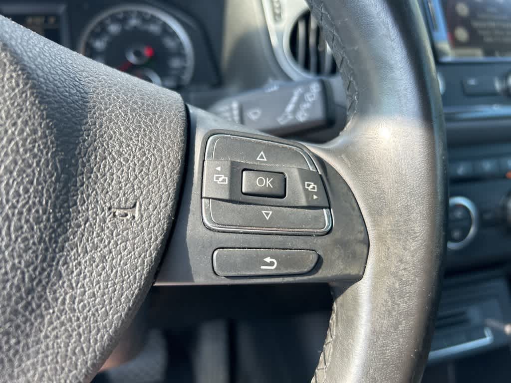 Thumbnail: 2014 Volkswagen Tiguan - 19