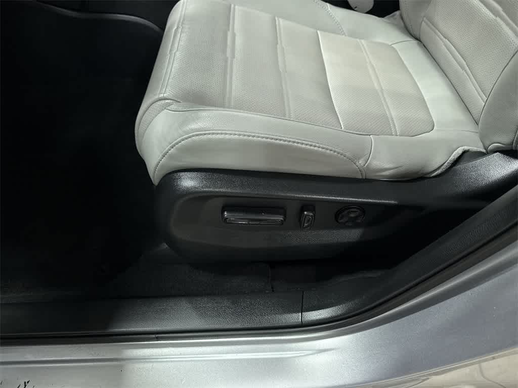 Thumbnail: 2020 Honda CR-V - 23