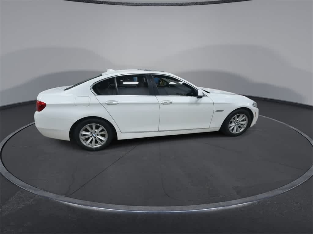 Thumbnail: 2016 BMW 5 Series - 9