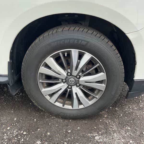 Thumbnail: 2019 Nissan Pathfinder - 15