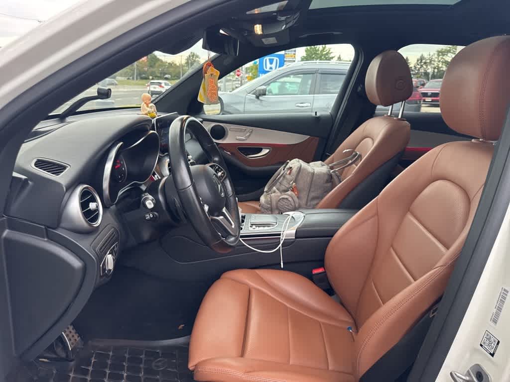 Thumbnail: 2022 Mercedes-Benz GLC - 8