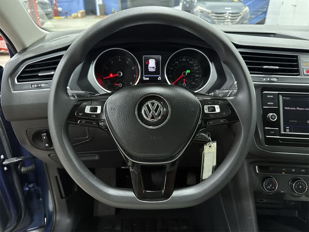 Thumbnail: 2018 Volkswagen Tiguan - 18