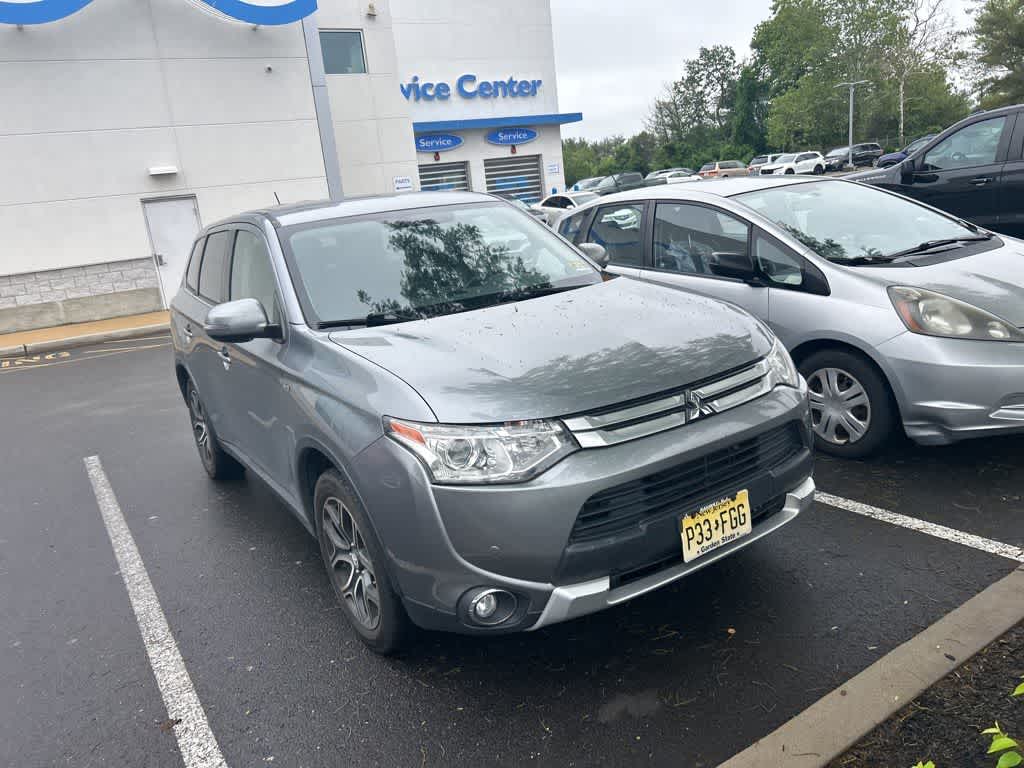 Thumbnail: 2015 Mitsubishi Outlander - 3