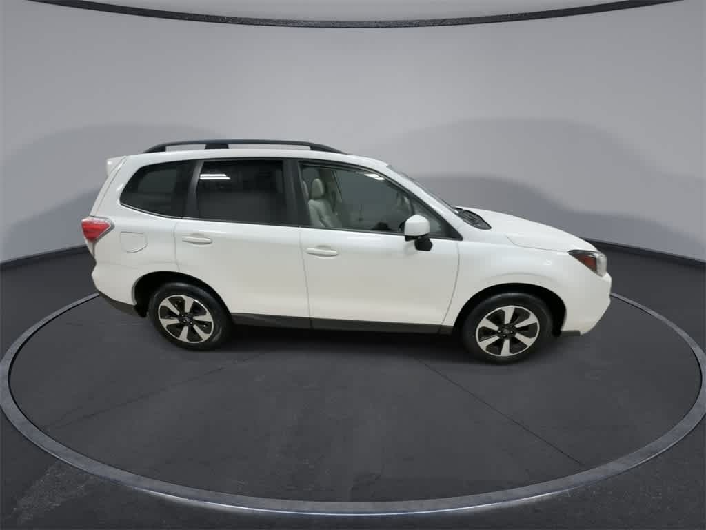 Thumbnail: 2017 Subaru Forester - 9