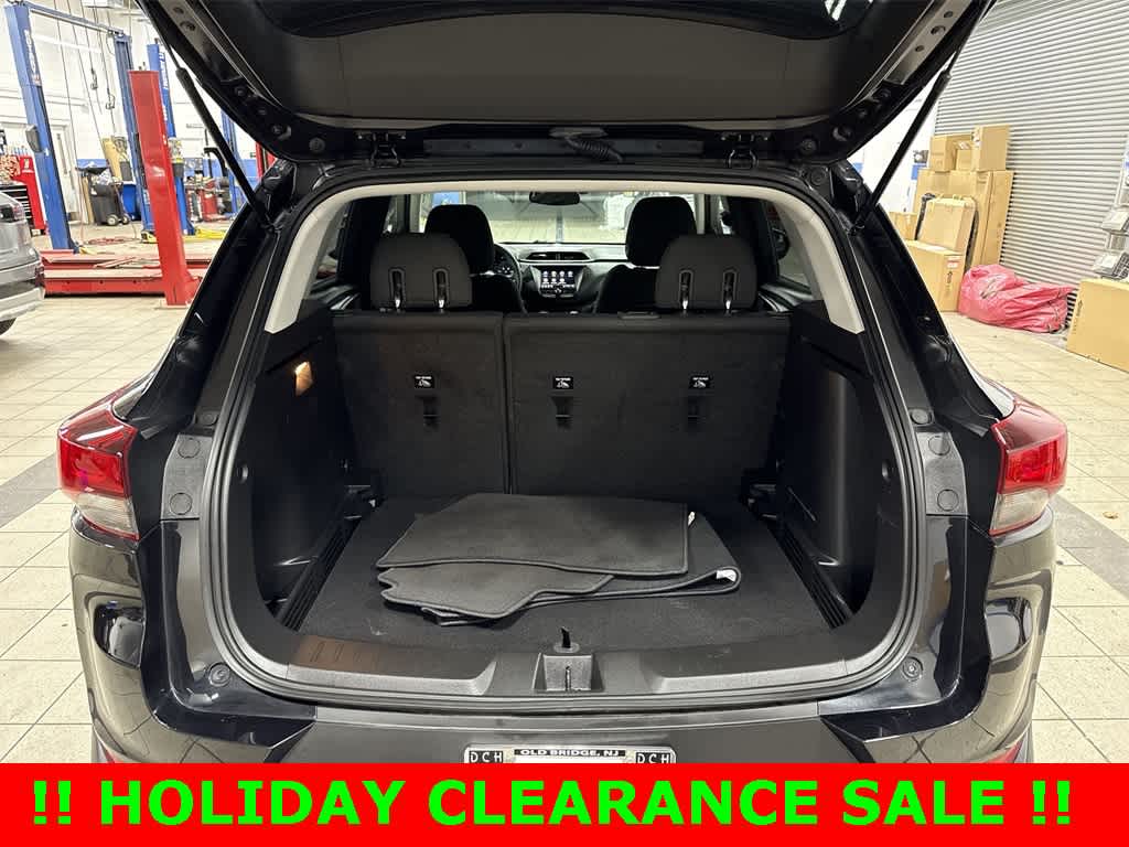 Thumbnail: 2023 Chevrolet TrailBlazer - 11