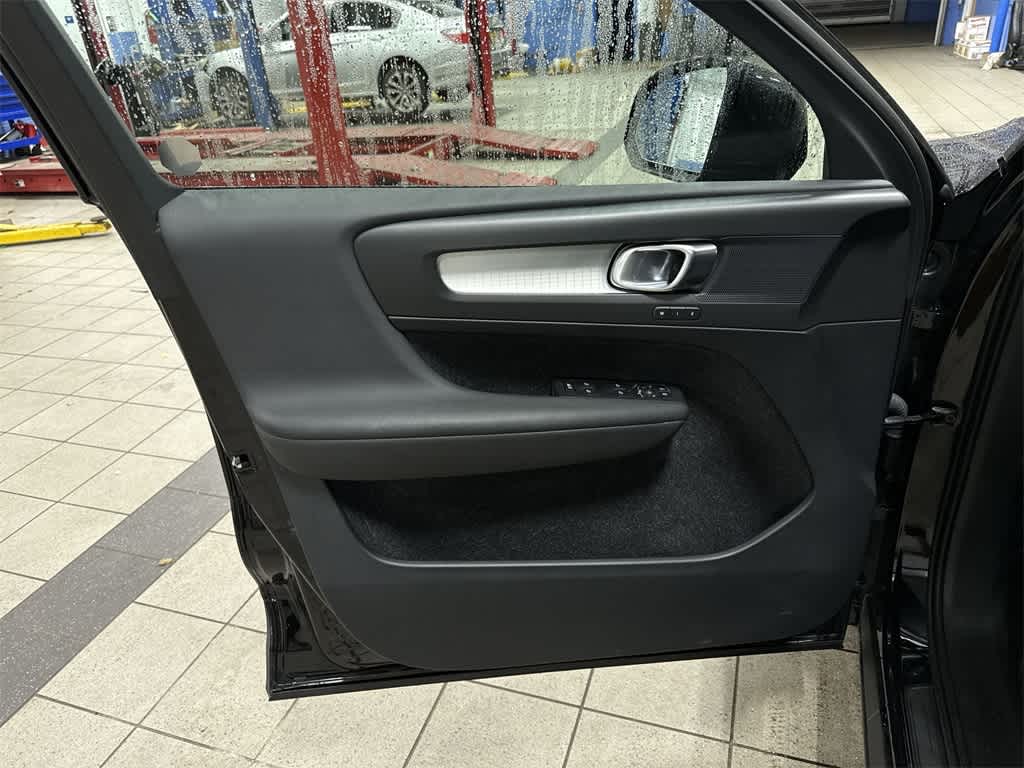 Thumbnail: 2020 Volvo XC40 - 30