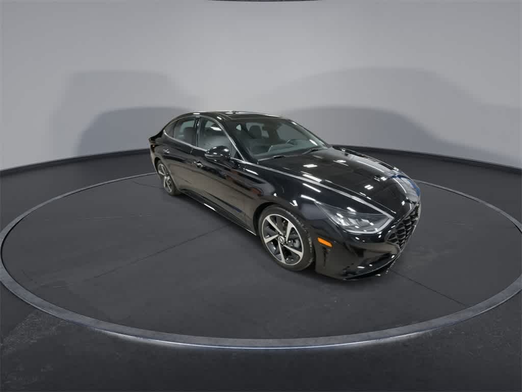 Thumbnail: 2023 Hyundai Sonata - 2