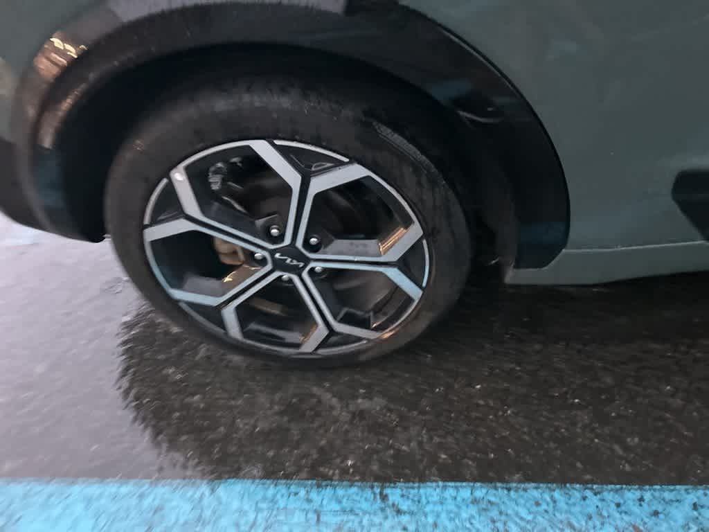 Thumbnail: 2023 Kia Niro - 13