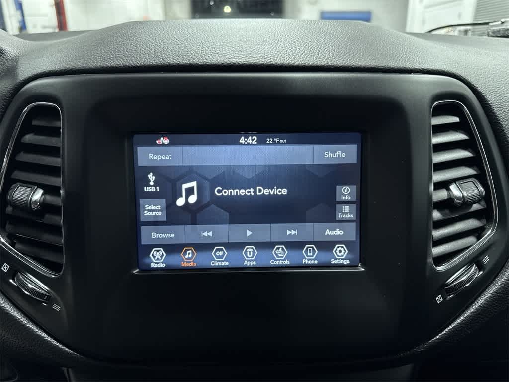 Thumbnail: 2020 Jeep Compass - 20