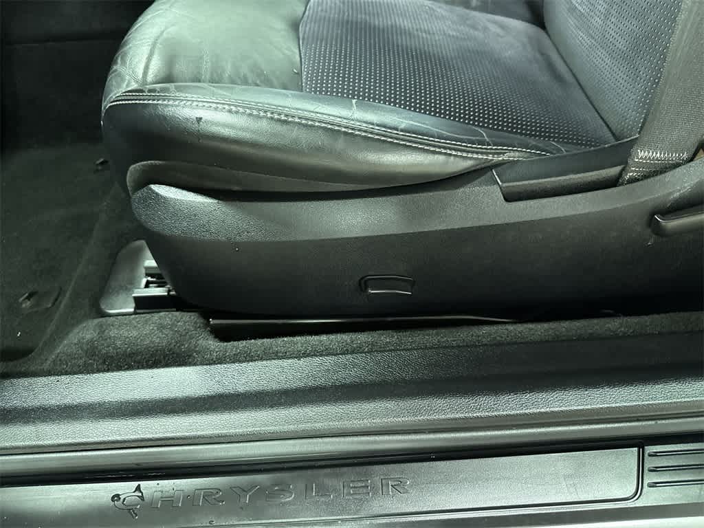Thumbnail: 2013 Chrysler 200 - 24