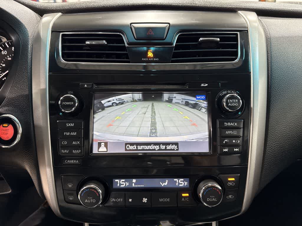 Thumbnail: 2015 Nissan Altima - 26