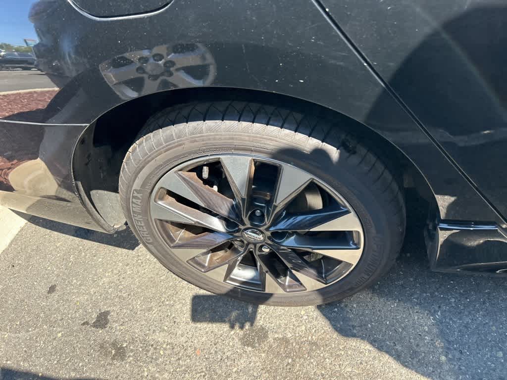 Thumbnail: 2019 Nissan Sentra - 10