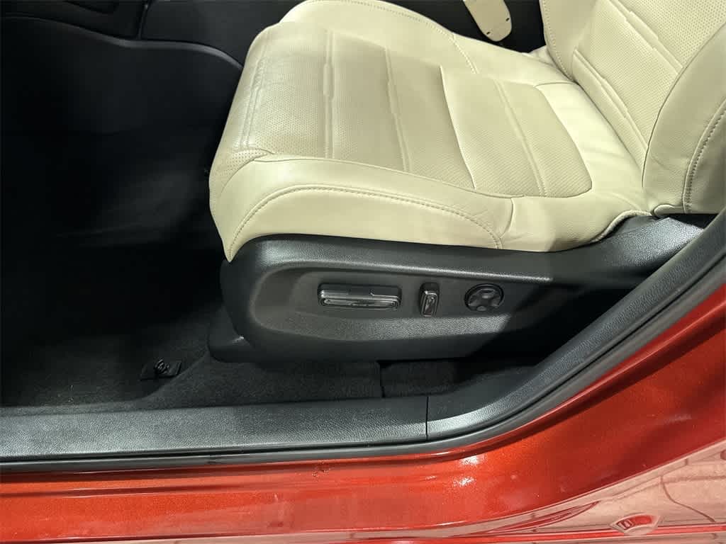 Thumbnail: 2019 Honda CR-V - 23