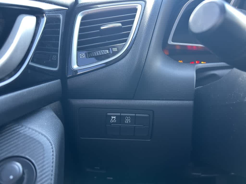 Thumbnail: 2015 Mazda Mazda3 - 14