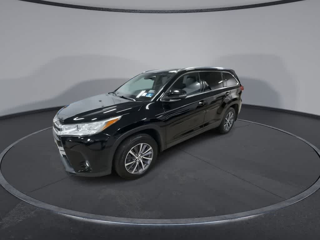 Thumbnail: 2019 Toyota Highlander - 4