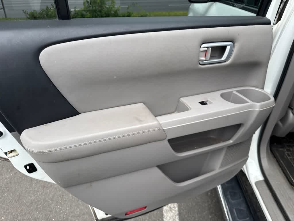 Thumbnail: 2014 Honda Pilot - 17