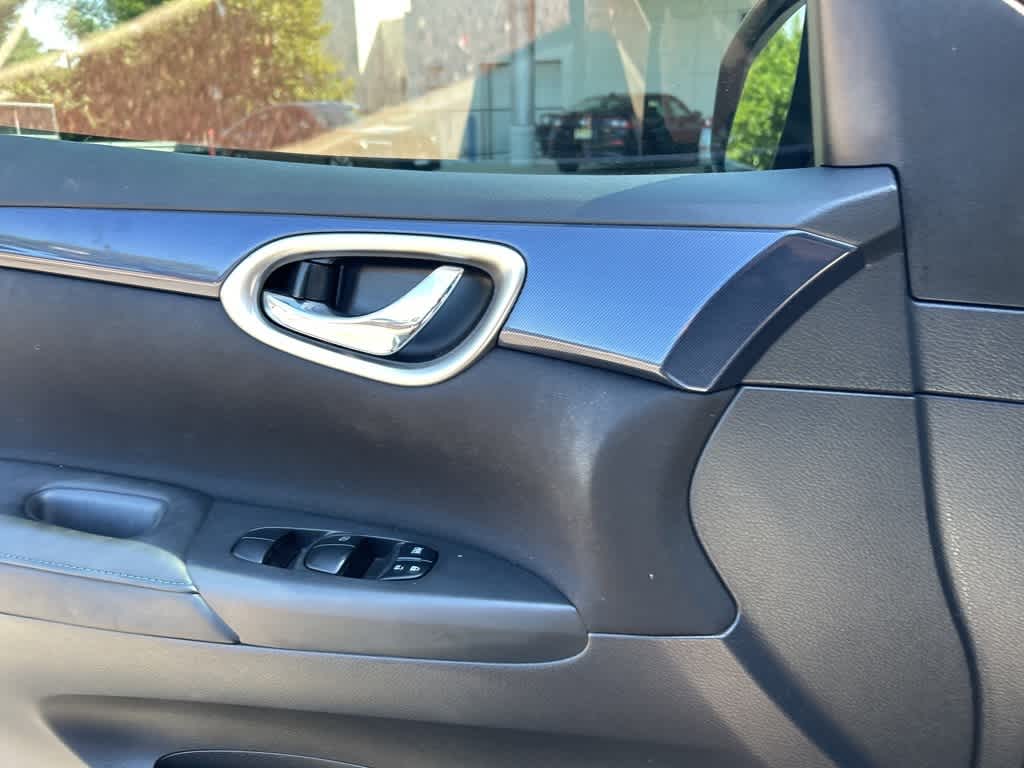 Thumbnail: 2019 Nissan Sentra - 17