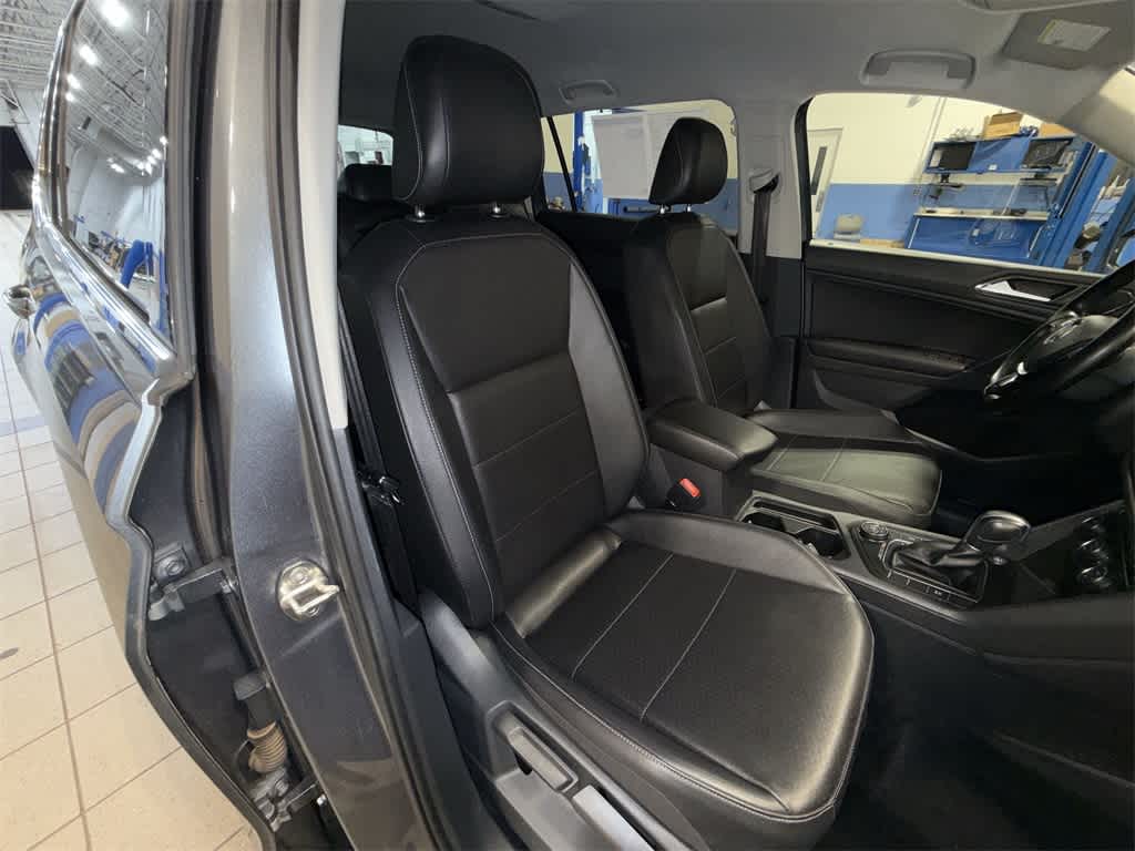 Thumbnail: 2018 Volkswagen Tiguan - 15