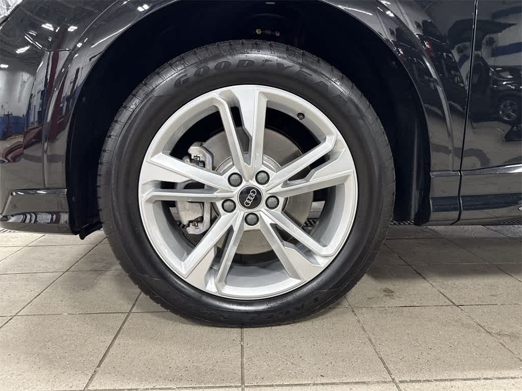 Thumbnail: 2024 Audi Q3 - 10