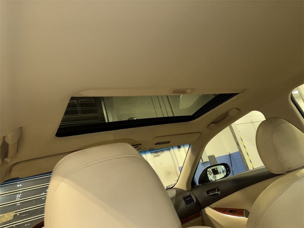 Thumbnail: 2011 Lexus ES - 25