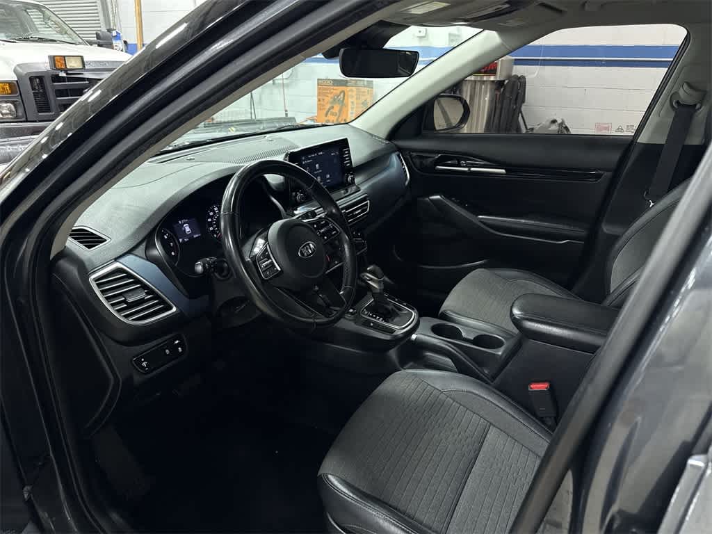 Thumbnail: 2021 Kia Seltos - 25