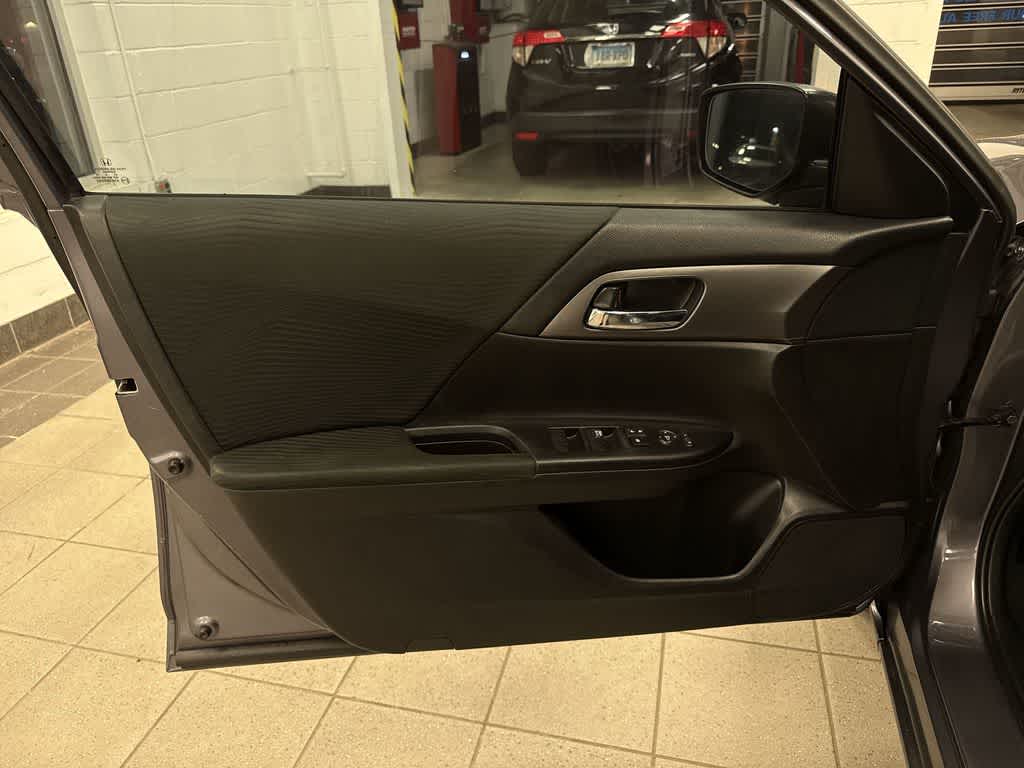 Thumbnail: 2015 Honda Accord - 27