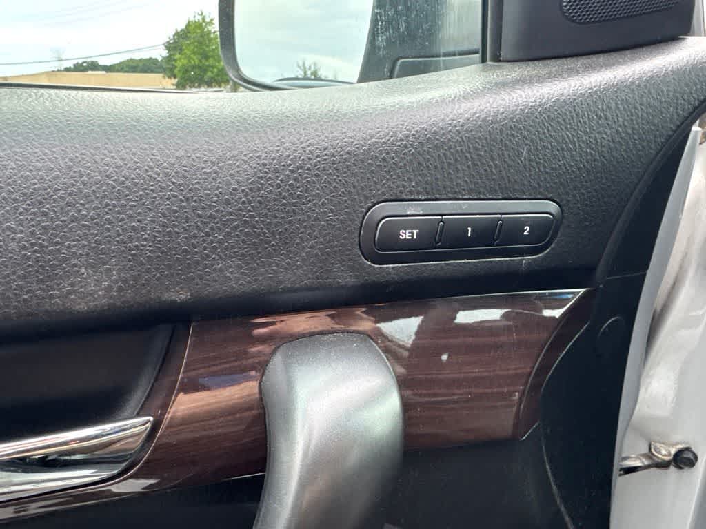 Thumbnail: 2012 Kia Sorento - 8