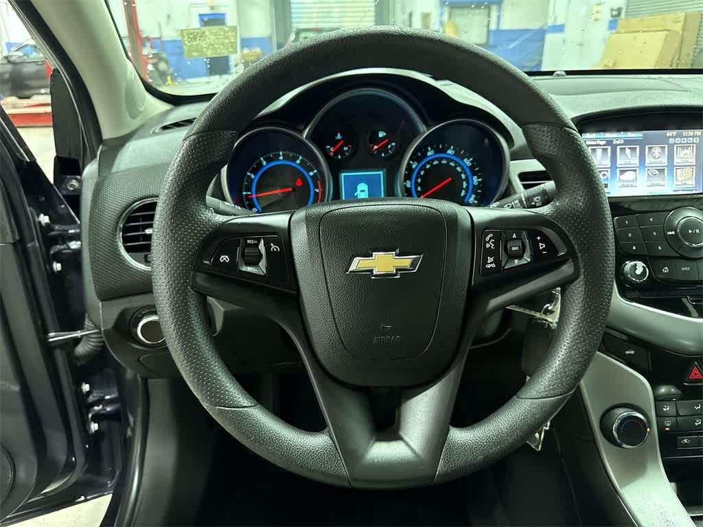 Thumbnail: 2016 Chevrolet Cruze - 18