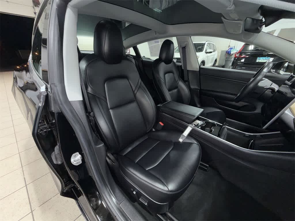 Thumbnail: 2019 Tesla Model 3 - 16