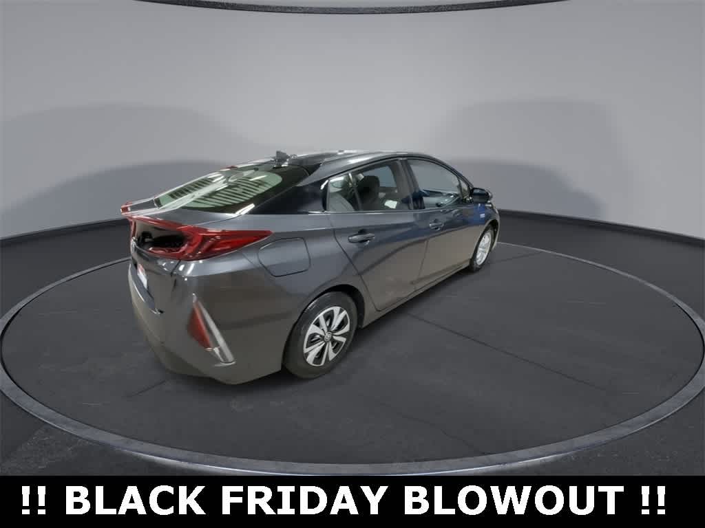 Thumbnail: 2017 Toyota Prius Prime - 8