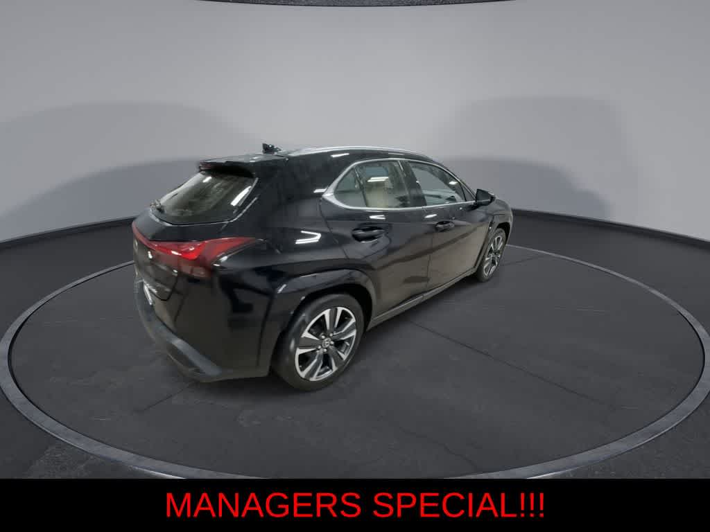 Thumbnail: 2024 Lexus UX - 8