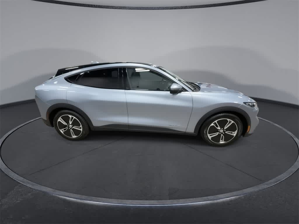 Thumbnail: 2022 Ford Mustang Mach-E - 9