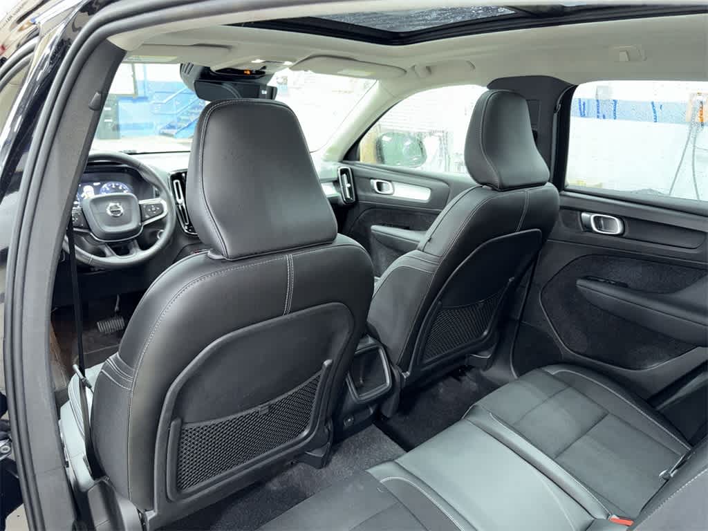 Thumbnail: 2020 Volvo XC40 - 28