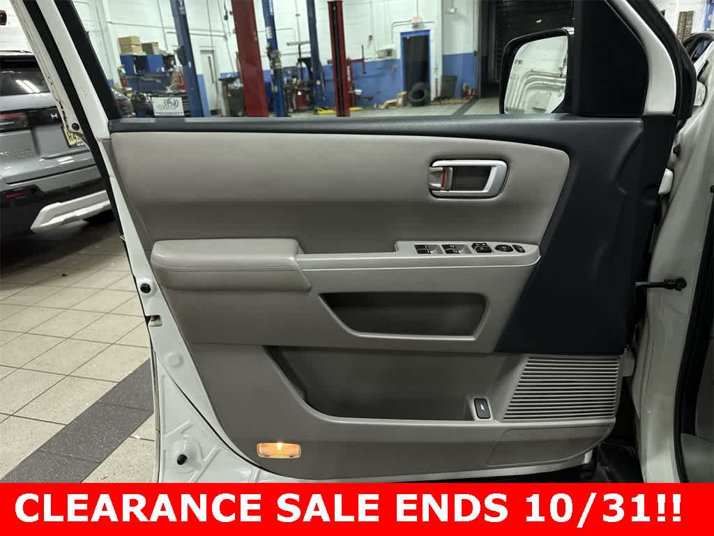 Thumbnail: 2014 Honda Pilot - 32